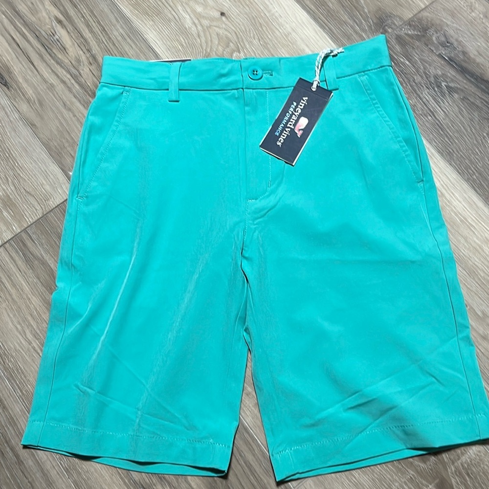 Vineyard vines boys performance shorts. BNWT size 14